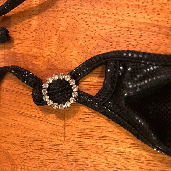 "Dare to wear" Bikinis - Picture 3 of 7